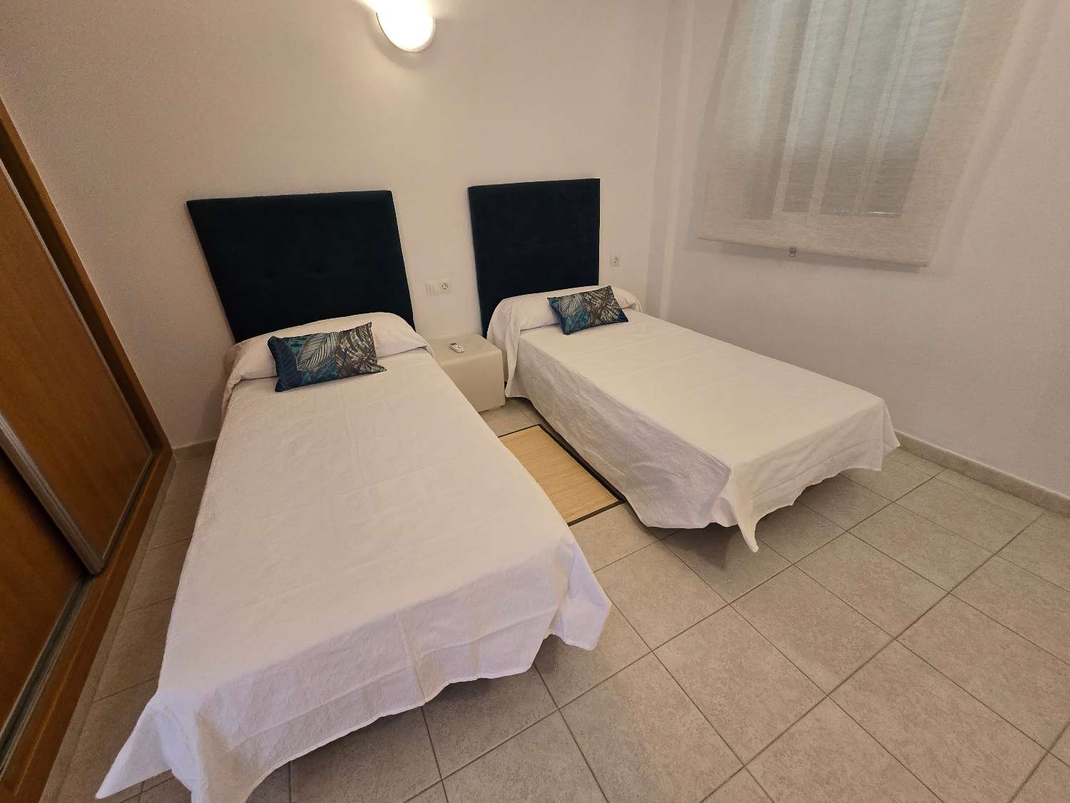 ATICO CON VISTAS AL MAR. GRAN TERRAZA, PISCINA Y PARKING EN URB PRIVADA