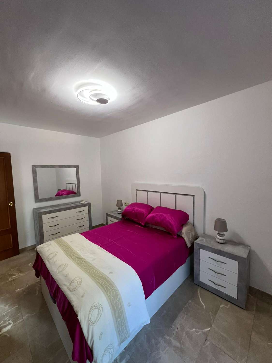 TORREQUEBRADA BENALMADENA APPARTEMENT MET GROOT TERRAS EN UITZICHT OP ZEE, ZWEMBAD EN TUIN NAAST DE GOLFCURSUS