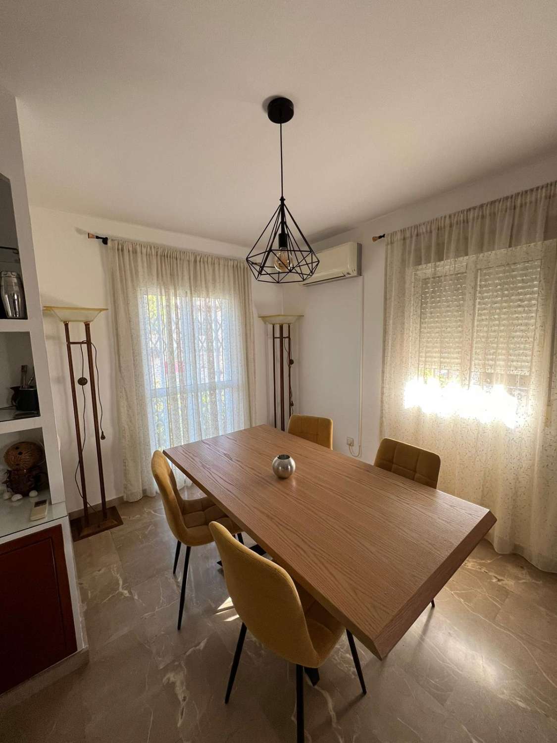 TORREQUEBRADA BENALMADENA APPARTEMENT MET GROOT TERRAS EN UITZICHT OP ZEE, ZWEMBAD EN TUIN NAAST DE GOLFCURSUS